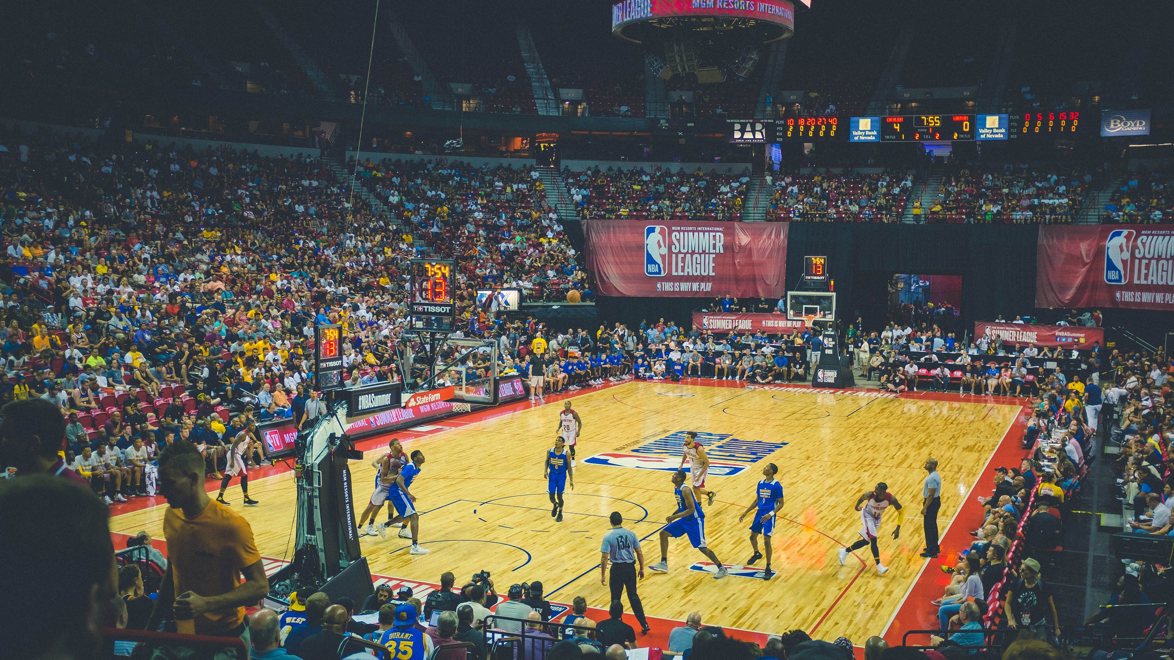 九游vip-步行者惜败勇士，抢七大战中哈利伯顿带伤作战，哈里伯顿